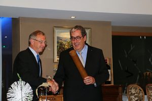 Les deux Présidents se passent le Flambeau